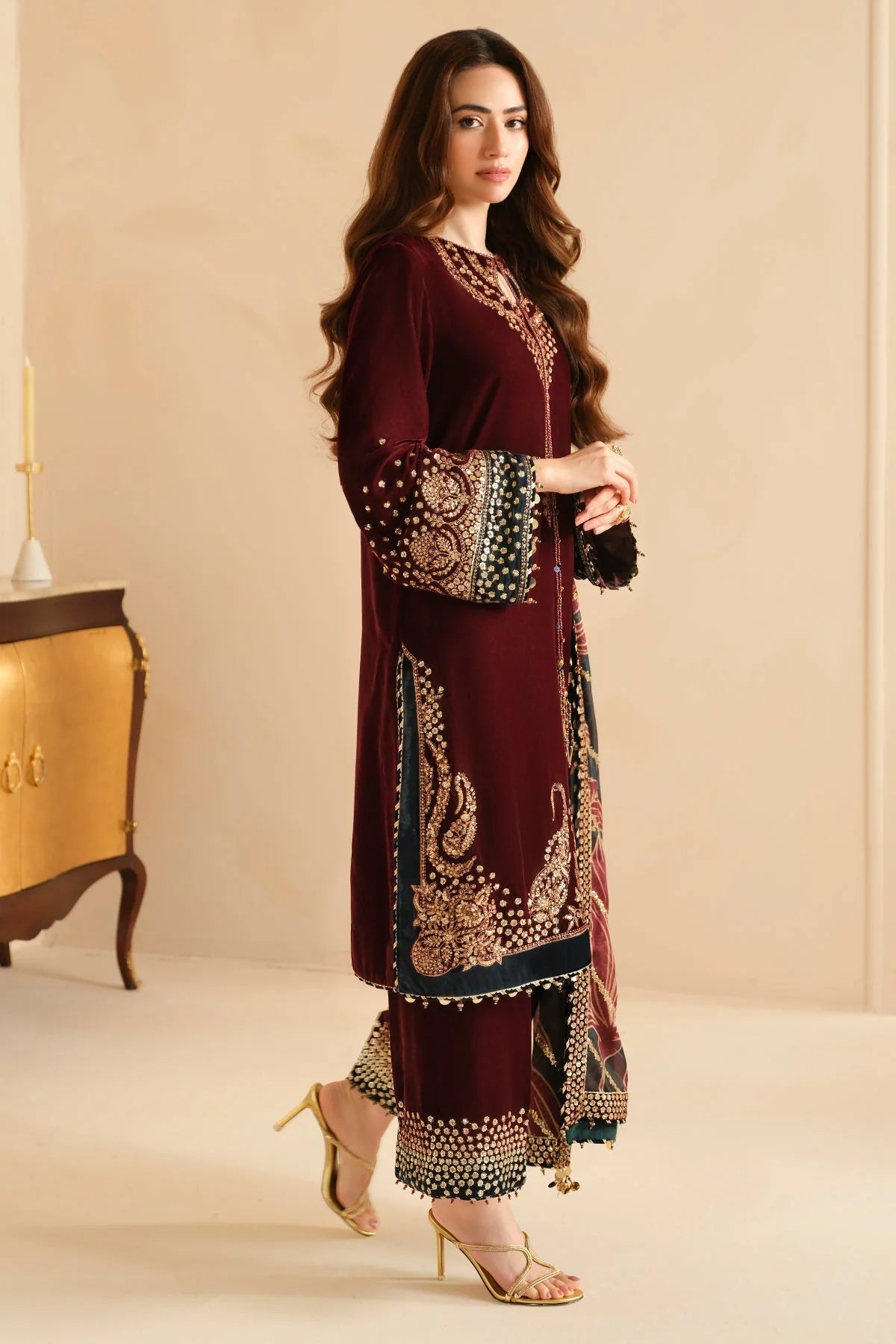 Jazmin - 3PC Luxury Velvet Embroidered Suit - USME-015036