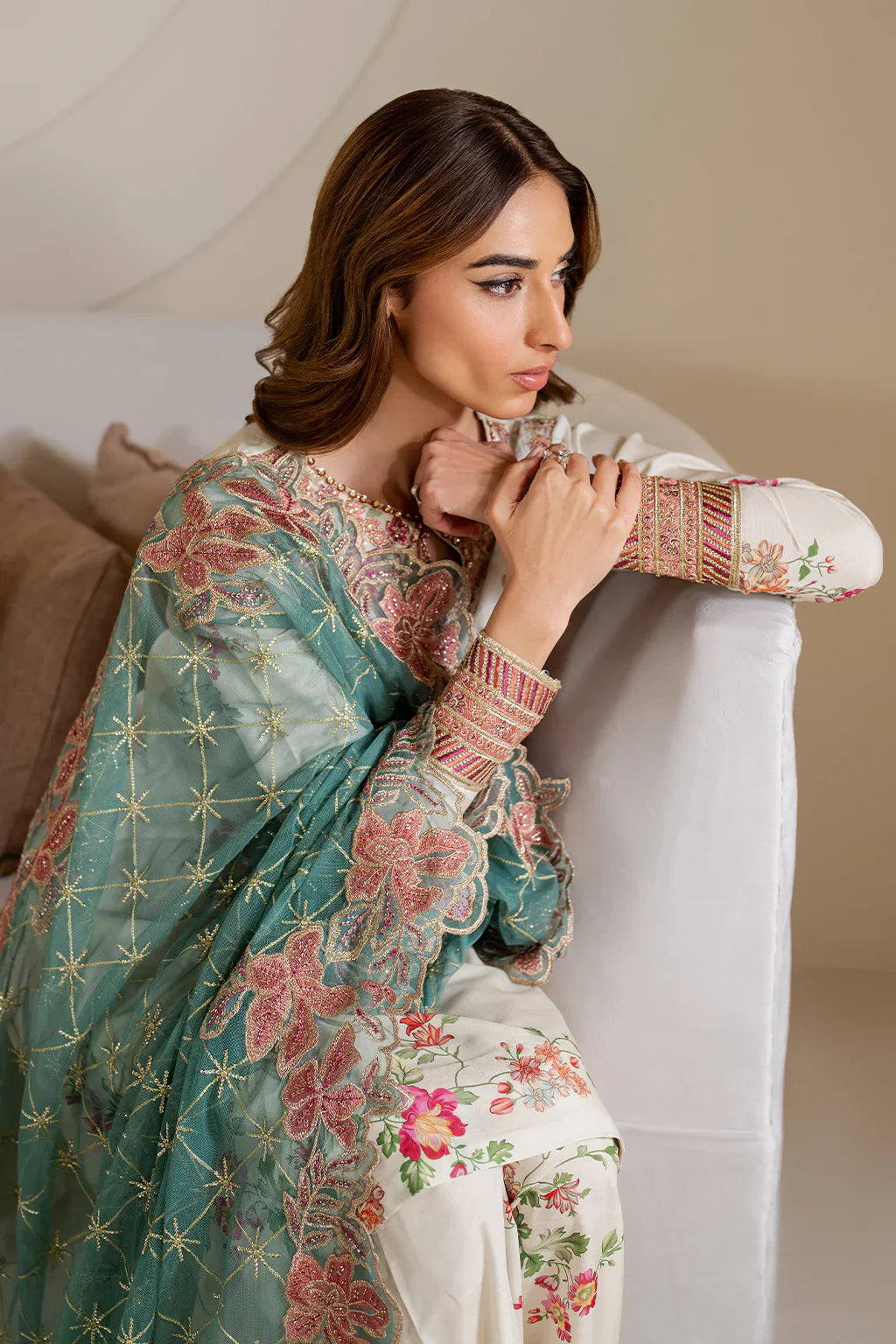 IZNIK - 3PC Luxury Embroidered Suit - USME-016011